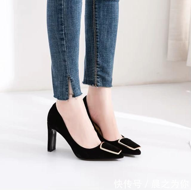 细高跟鞋 细高跟鞋悄然提升腿长比例,优雅的气息萦绕不散