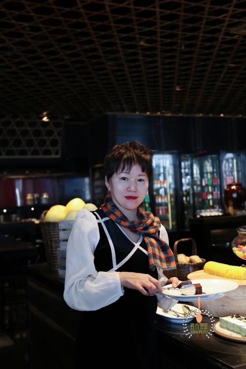  房子|北京老年人生活，退休金8000，住十万房子，去五星级酒店吃自助餐