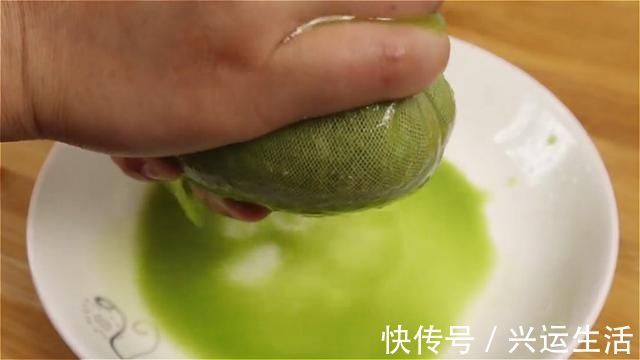 菠菜|入冬了,我们家迷上吃这个,不和面不揉面,皮薄馅大,营养又美味