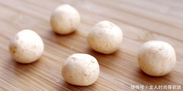南瓜糯米丸|入秋后,最该吃的不是红薯,而是它,2块钱1个,做成丸子比肉香