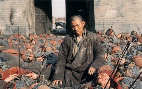 谭绍光|李鸿章亲设“鸿门宴”,八位将军欣然赴宴,筷子没动却已人头落地