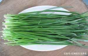 肝不好的人，这2种蔬菜少吃，若常吃要养成这两个习惯，或对肝好