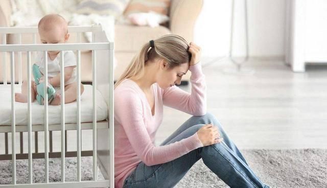 媳妇|70岁老人生病被媳妇送到女儿家，含泪说“20年前月子仇还记恨”