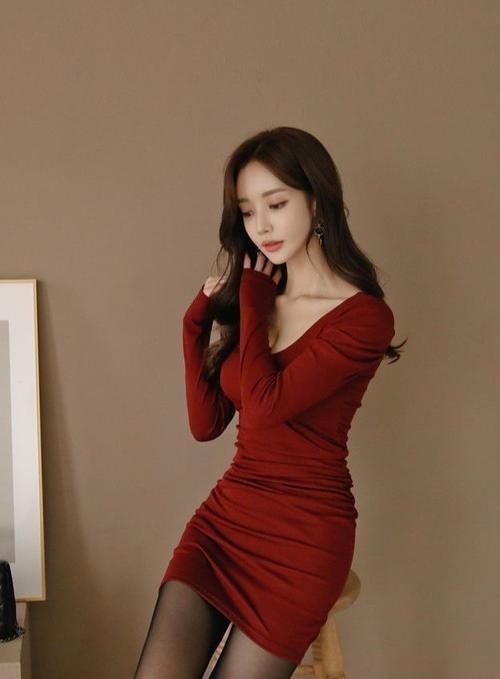 u领 时尚裙子穿搭,韩系美女,太美了这是什么人间尤物!