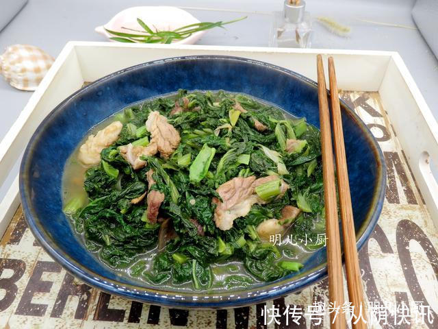 这菜的营养远高于大白菜，掌握这2步，翠绿鲜嫩不发黄，补钙超棒