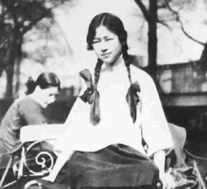 徐志摩|徐志摩嫌弃妻子是乡下土包子,被逼堕胎,离婚后让徐志摩高攀不起