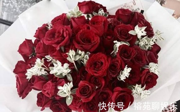 黑玫瑰|大家见过“黑魔术玫瑰”吗花色如墨，高贵优雅，观赏性价值极高