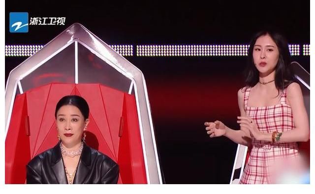 黄霄云|《好声音2021》仅播两期,四位助教差距已显露,那英当面夸张碧晨