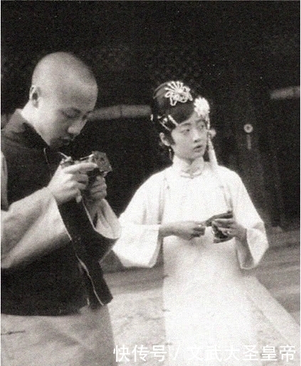 清朝|清朝人物老照片,看溥仪和婉容的感情,少时单纯顽皮气氛和谐!