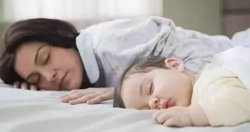 宝妈|新手宝妈宝爸须知!一定不能让新生儿整夜的睡觉