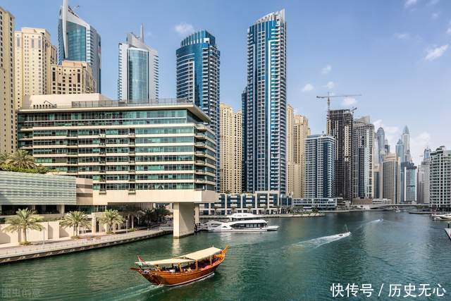 迪拜有钱人聚会吃什么鱼子酱只是开胃菜,贫穷限制了我的想象