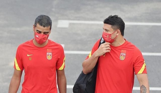 野牛|凌晨0點(diǎn)，上海足球記者做出爭議表態(tài)：阿蘭野牛很意外，球迷罵聲一片