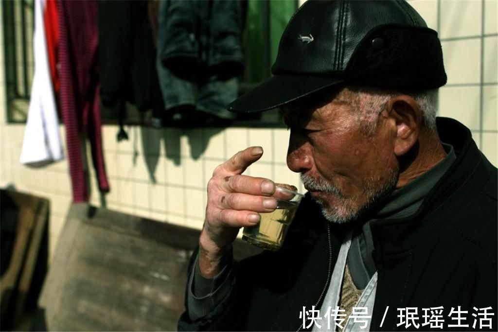 俗语|村俗语“豆腐下酒，不如喂狗”什么意思？豆腐不可以下酒吗？