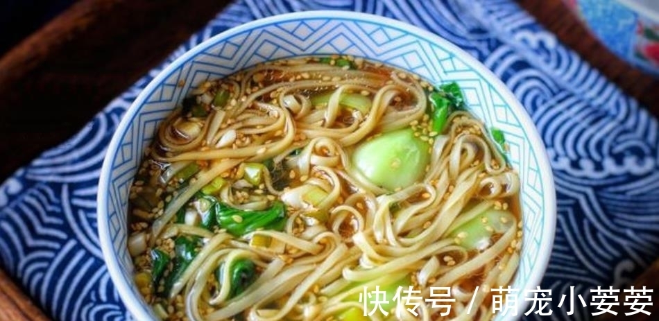 北方人|教你做酸汤面,三两下就做好,酸爽开胃超过瘾,和油泼面一样好吃