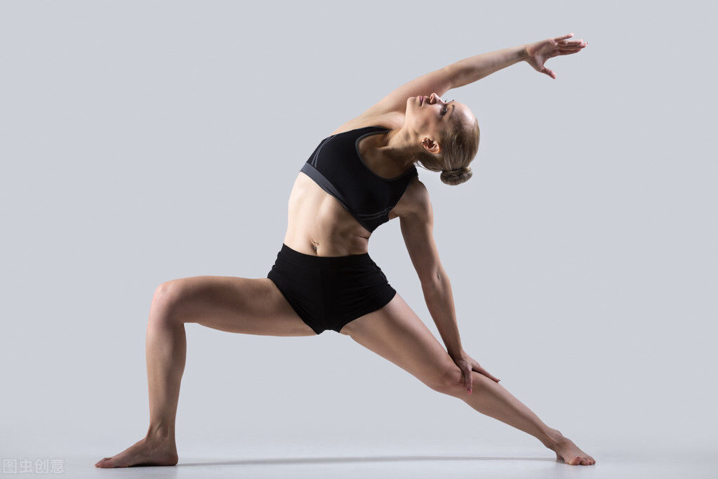 下图|什么样的运动才能“铲平”肚腩？这6个动作助你收获马甲线