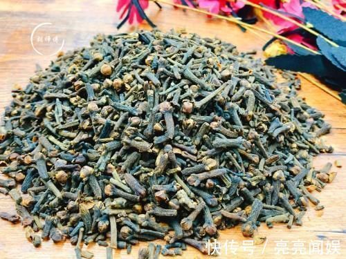 这2味是肉腥味的“死对头”，炖肉时放1颗，肉越炖越香，越炖越烂