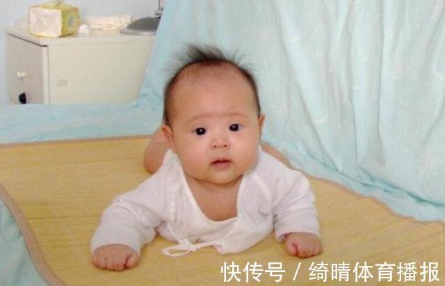 发育|宝宝几个月会翻身和长牙,很多妈妈做错,耽误宝宝发育