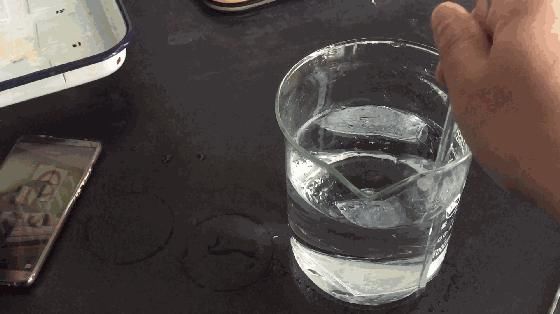 涂防晒会长痘？擦防晒还变黑？防晒也要卸？