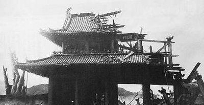 《罗生门》人间地狱游走,匆匆而过,难逃宿命和自由的枷锁