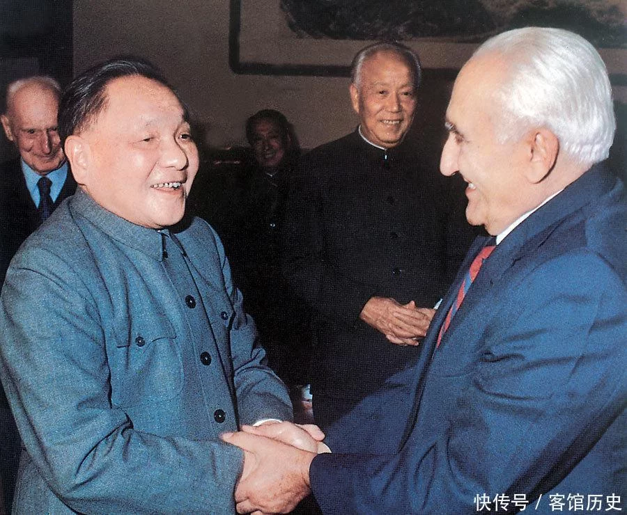 1986年美国记者：台湾比大陆发达，凭啥回归？邓小平如何作答？