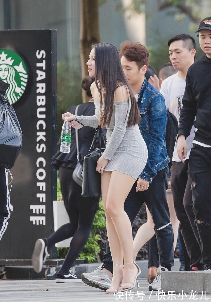 街拍 美女就是美女,不管穿什么就是显得很别致