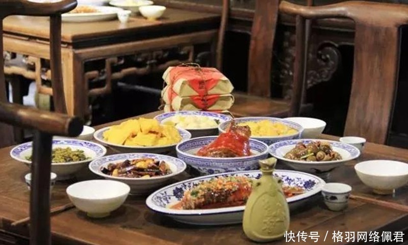 除掉|朱元璋想除掉沈万三，问：桌上猪蹄叫什么？沈万三用3字保住性命