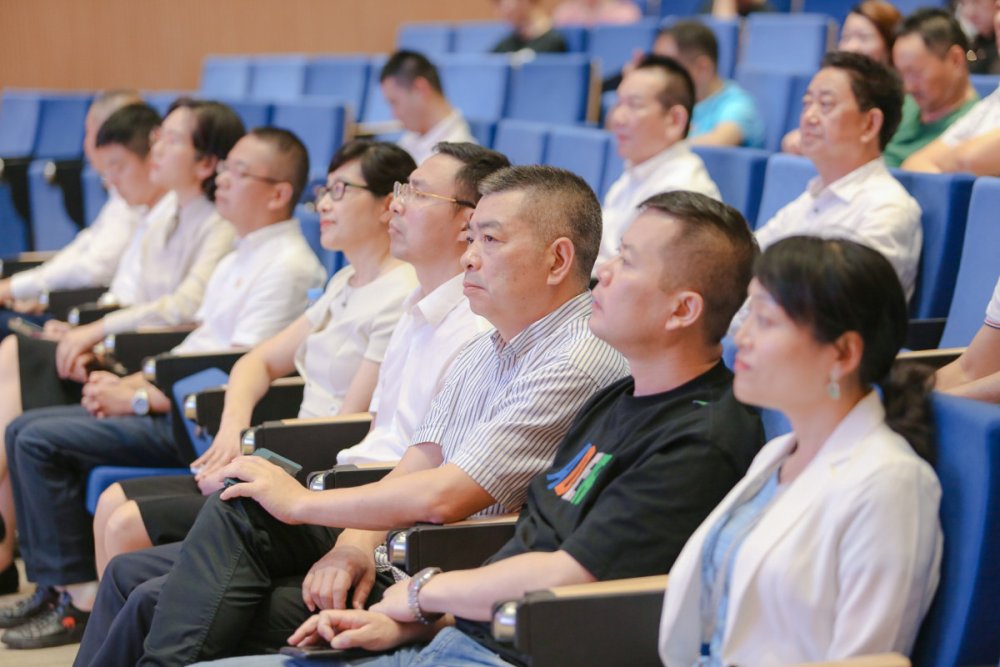 温州肯恩大学|党旗下的同一个中国梦！瓯海侨胞和留学生党史学习教育庆建党百年