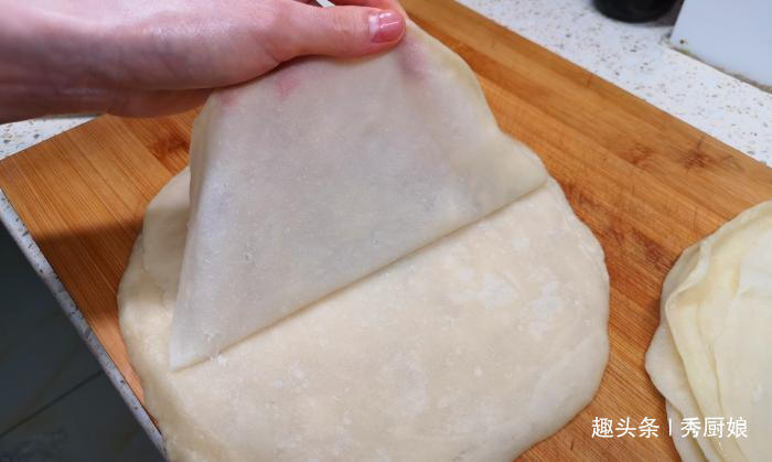 儿子迷上此面食,三天两头吃一次,不发面不烫面,上桌瞬间就扫光