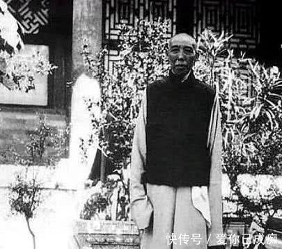 婉容|晚清绝版老照片慈禧向人群挥手，溥仪保镖因与婉容有染臭名昭著