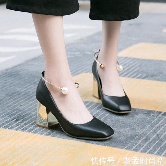 一字扣 今年女神都在穿的春夏高跟鞋,既时尚又舒适