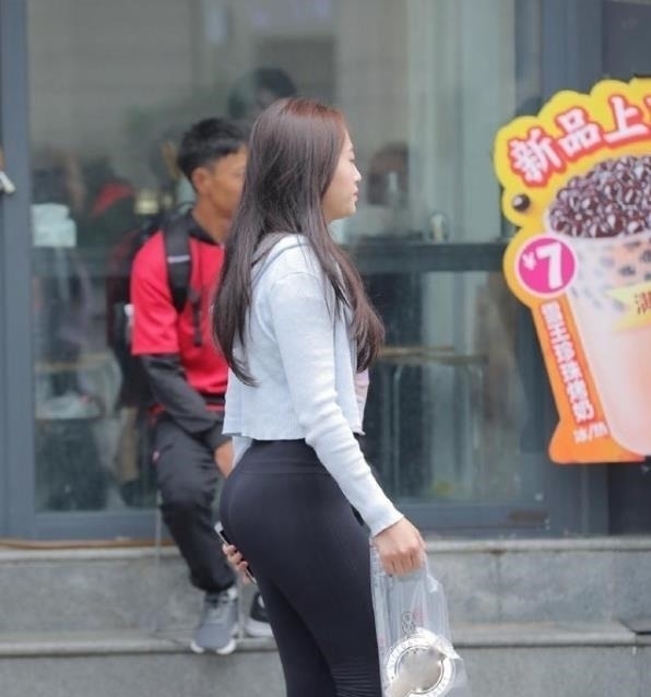 小蛮腰 高腰衫配打底裤,时尚女生的最爱,小蛮腰并不是每个人都有的