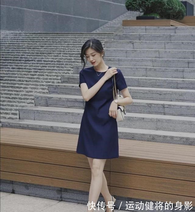 穿搭 上班族要美得高级,记住“连衣裙+尖头鞋”搭配公式,优雅又得体