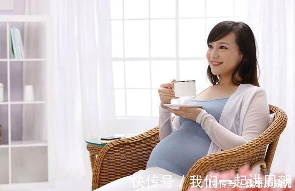 恢复性|“最淡定”孕妇火了,临盆前在产房里跳舞催生,身材成了亮点