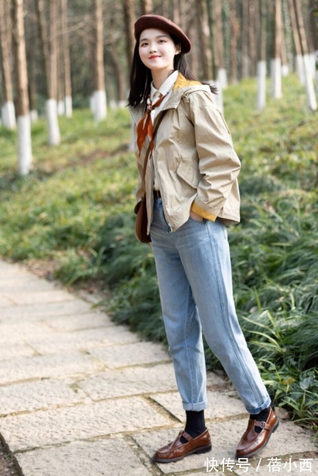 百搭 2022春季又流行牛仔裤,实用百搭又减龄时尚,买裤子前不妨看一看