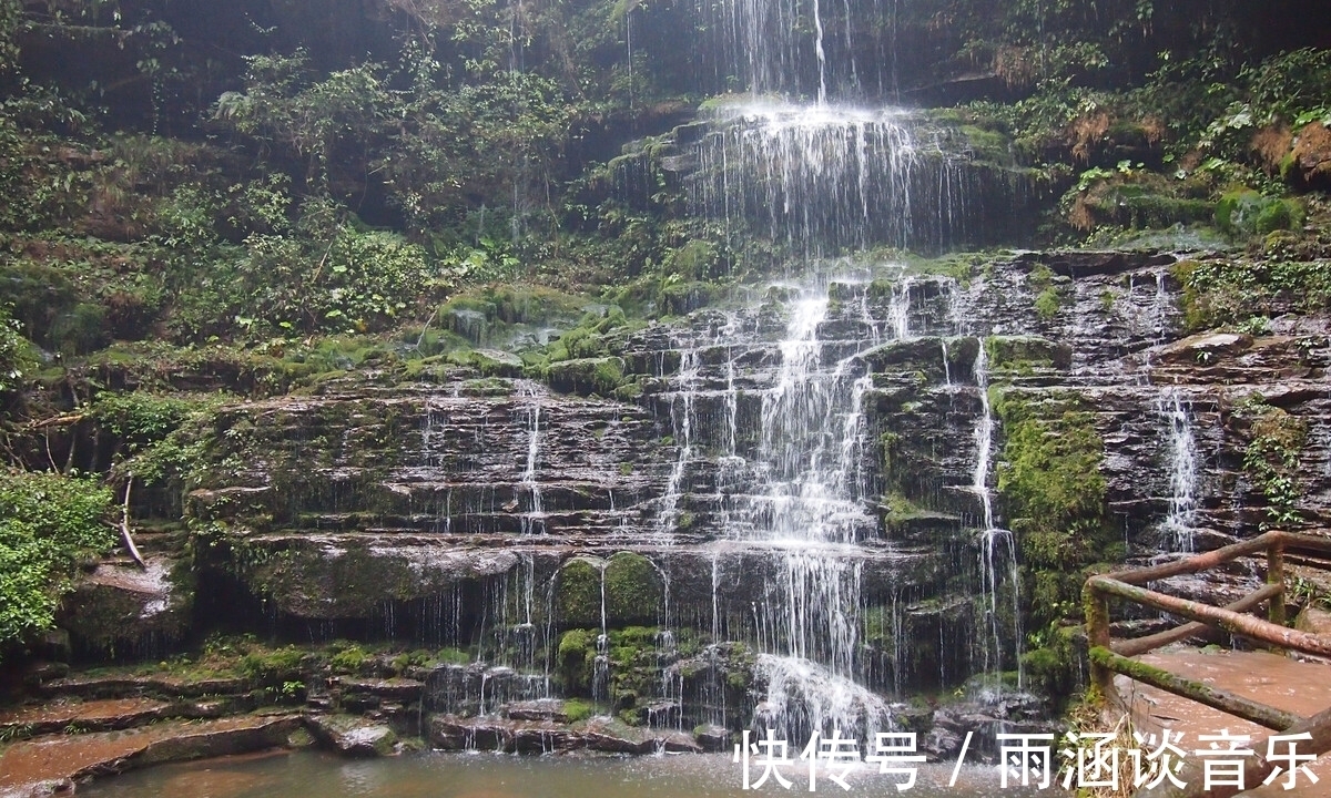 游客|四川一处休闲度假的胜地，是国家AAAAA级旅游景区