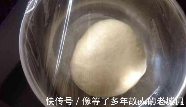 蒸馒头,只加酵母是错误的,掌握3个小技巧,馒头更香软更好吃
