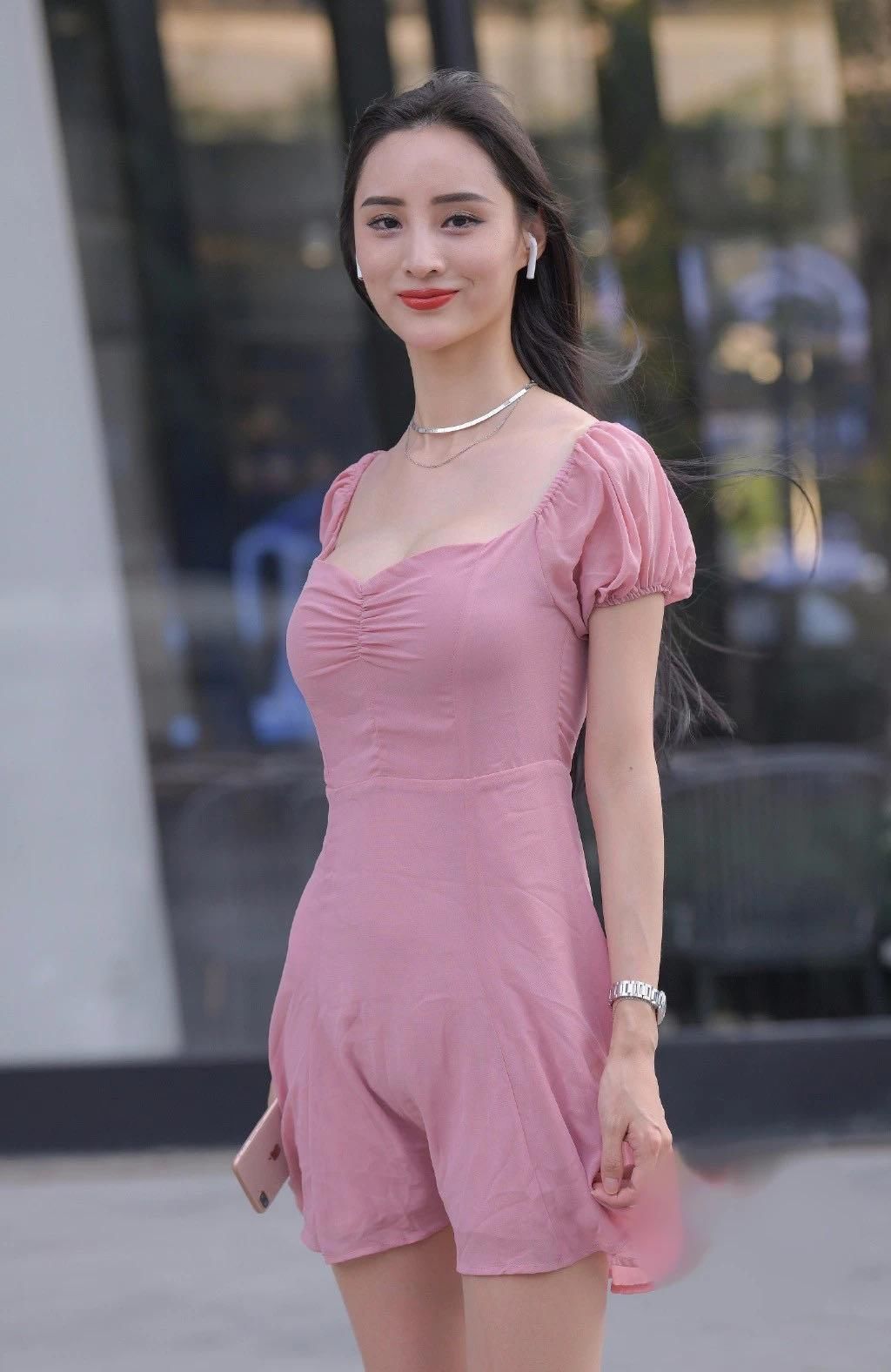 裙子|“蛇精脸”的小姐姐,穿粉色裙子太有仙气了吧