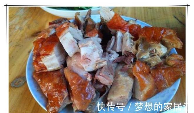 婆婆旅游回家送我化妆品，我特意做一桌菜庆祝，饭后老公都羡慕我