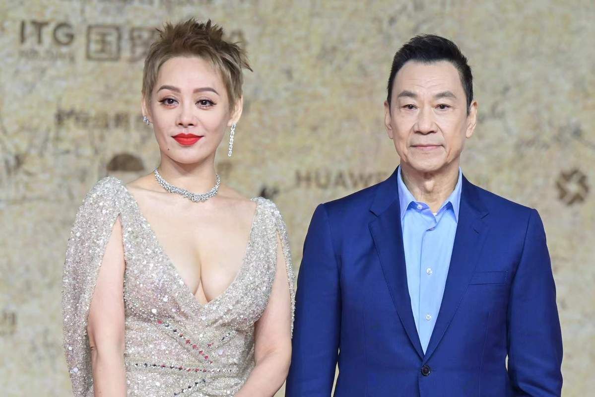 星光閃耀 照亮鷺島！ 明星大咖紛紛登場(chǎng)第34屆中國(guó)金雞百花電影節(jié)閉幕紅毯