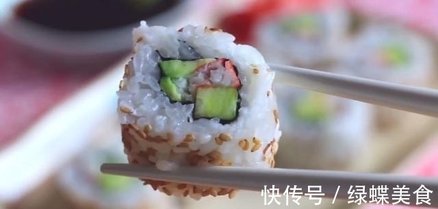 想吃寿司不用买,自己在家就能做,简单5步就能做出美味的寿司