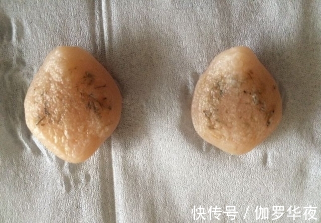 老表|农村小伙钓鱼钓到二十多斤大鱼,杀鱼时在体内发现了...