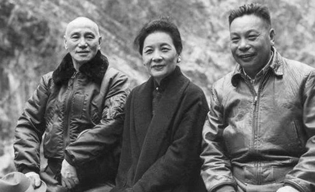 追悼会|蒋介石追悼会上,蒋经国当众说了一句话,宋美龄听后立刻去了美国