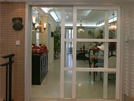 有钱人|阳台跟客厅不要装推拉门,有钱人都用这样的设计代替,太聪明了