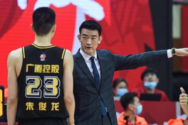 cb正式签约!CBA又一支3外援球队诞生了,冲击总冠军