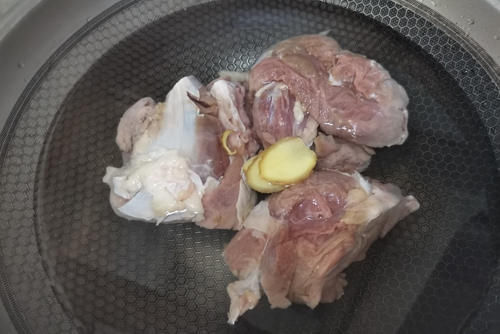  天冷了，吃牛羊肉不如吃它，贵也要舍得买，营养极高，滋补又解馋