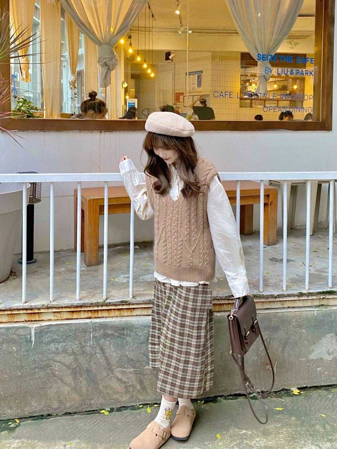 马甲|冬天内搭必备款,除了毛衣,原来这三种款式更迷人,百搭又保暖