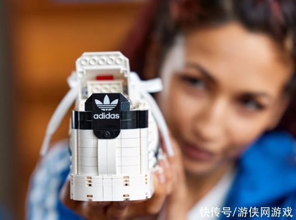 乐高版|好想来一双！乐高版阿迪达斯贝壳鞋：将经典组装