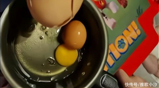 妈妈|英国妈妈晒出“超级巨蛋”，网友：这只母鸡吃了啥？