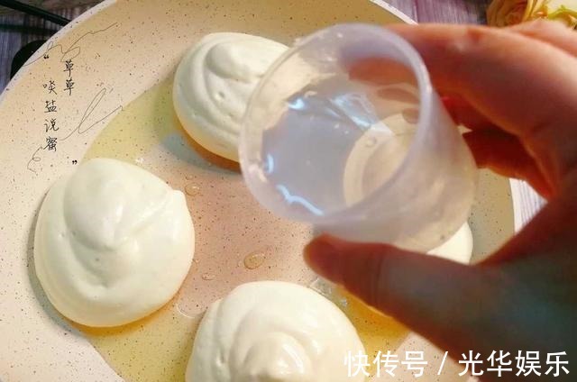 做什么蛋糕？蛋奶酥比蛋糕更容易上手，而且口味更香酥