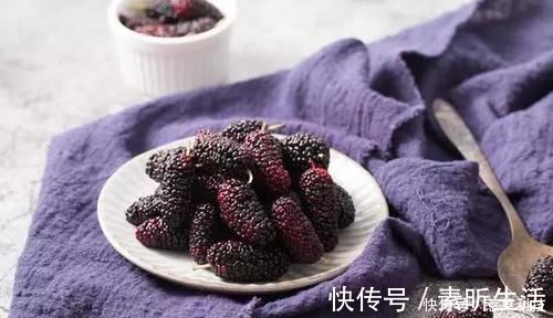 桑葚|女人不管多穷，多吃4种“黄体酮”食物，补充雌激素，滋养卵巢